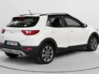 Usado Kia Stonic 101 CV (74 kW) 2023 Blanco SUV