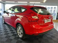 Usado Ford Focus Trend 100 CV (73 kW) 2012 Rojo Berlina