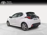 Usado Toyota Yaris Hybrid Active 116 CV (85 kW) 2025 Blanco Berlina