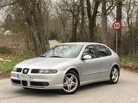 Usado Seat Leon Sport 150 CV (110 kW) 2002 Gris / plata Utilitario