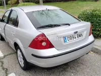 Usado Ford Mondeo Trend 115 CV (84 kW) 2001 Gris / plata Berlina