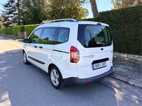Usado Ford Tourneo Courier Trend 100 CV (73 kW) 2016 Blanco Monovolumen