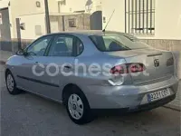 Usado Seat Cordoba 100 CV (73 kW) 2003 Gris / plata Berlina