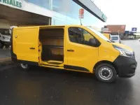 Usado Renault Trafic 95 CV (69 kW) 2020 Amarillo Monovolumen