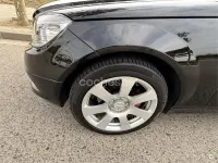 Usado Mercedes C200 136 CV (100 kW) 2009 Negro Berlina