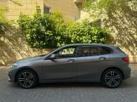 Usado BMW 118 150 CV (110 kW) 2022 Gris / plata Berlina