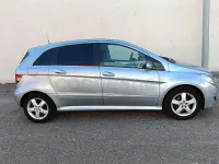 Usado Mercedes B180 109 CV (80 kW) 2008 Gris / plata Monovolumen