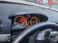 Usado Opel Astra GTC Sport 120 CV (88 kW) 2006 Gris / plata Berlina