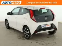 Usado Toyota Aygo X-cite 72 CV (52 kW) 2019 Blanco Utilitario