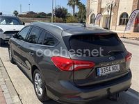 Usado Ford Focus Trend 120 CV (88 kW) 2019 Gris / plata Familiar