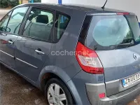 Usado Renault Scenic E-Tech Dynamique 105 CV (77 kW) 2006 Gris / plata Monovolumen
