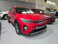 Usado Kia Stonic 101 CV (74 kW) 2025 Rojo SUV