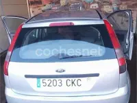 Usado Ford Fiesta Trend 68 CV (50 kW) 2003 Gris / plata Utilitario