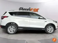 Usado Ford Kuga Trend 120 CV (88 kW) 2019 Blanco SUV