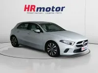 Usado Mercedes A180 116 CV (85 kW) 2021 Gris Utilitario