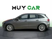 Usado Mercedes B180 136 CV (100 kW) 2021 Gris / plata Utilitario