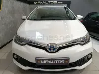 Usado Toyota Auris Hybrid 136 CV (100 kW) 2016 Blanco Familiar