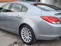 Usado Opel Insignia Cosmo 130 CV (95 kW) 2010 Gris / plata Berlina