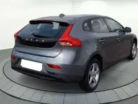 Usado Volvo V40 122 CV (89 kW) 2018 Gris Familiar