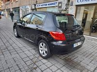 Usado Peugeot 307 110 CV (80 kW) 2006 Negro Berlina