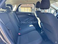 Usado Ford Focus Trend 120 CV (88 kW) 2016 Gris / plata Berlina