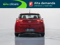 Usado Hyundai i30 90 CV (66 kW) 2016 Rojo Berlina