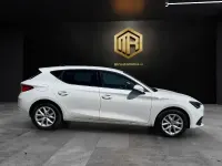 Usado Seat Leon Style 130 CV (95 kW) 2021 Blanco