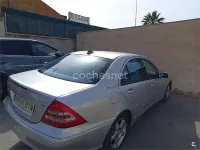 Usado Mercedes C180 143 CV (105 kW) 2002 Gris / plata Berlina