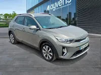 Usado Kia Stonic 120 CV (88 kW) 2022 Verde SUV