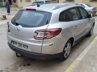Usado Renault Mégane Dynamique 105 CV (77 kW) 2011 Gris / plata Berlina