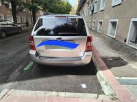 Usado Kia Carnival 185 CV (136 kW) 2008 Gris / plata Monovolumen