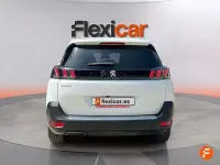 Usado Peugeot 5008 Allure 130 CV (95 kW) 2024 Blanco SUV