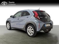 Usado Toyota Aygo X Play 72 CV (52 kW) 2024 Gris / plata SUV