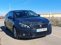 Usado Peugeot 308 Access 110 CV (80 kW) 2018 Gris / plata Berlina