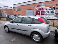 Usado Ford Focus Trend 100 CV (73 kW) 2002 Gris / plata Berlina