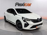 Używany Renault Clio V 140 KM (102 kW) 2024 Biały Sedan/Limuzyna