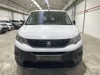 Usado Peugeot Rifter Allure 100 CV (73 kW) 2023 Blanco Monovolumen