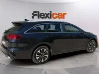 Usado Kia Ceed 141 CV (103 kW) 2025 Negro Utilitario