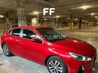 Usado Hyundai i30 120 CV (88 kW) 2019 Rojo Berlina