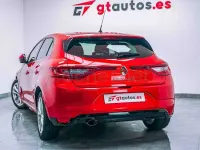 Usado Renault Mégane IV Zen 130 CV (95 kW) 2018 Rojo Berlina