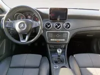 Usado Mercedes GLA180 122 CV (89 kW) 2017 Gris SUV