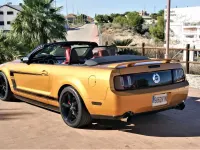 Usado Ford Mustang 571 CV (419 kW) 2007 Amarillo Descapotable