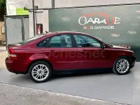 Usado Volvo S40 Momentum 140 CV (102 kW) 2004 Granate Berlina