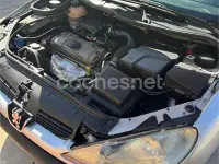 Usado Peugeot 206 75 CV (55 kW) 2000 Gris / plata Berlina