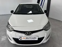 Usado Hyundai i20 84 CV (61 kW) 2014 Blanco Utilitario