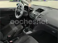Usado Ford Fiesta Trend 82 CV (60 kW) 2013 Naranja Berlina