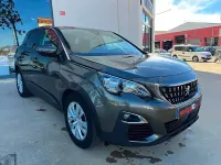 Usado Peugeot 3008 Active 130 CV (95 kW) 2018 Gris / plata SUV