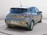 Usado Renault Clio Evolution 101 CV (74 kW) 2025 Gris Utilitario