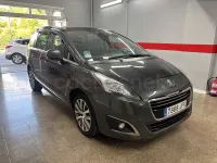 Usado Peugeot 5008 Allure 156 CV (114 kW) 2015 Gris / plata Monovolumen