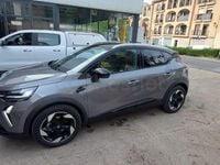 Usado Renault Captur Techno 100 CV (73 kW) 2025 Gris / plata SUV